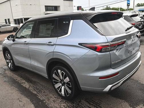2025 Mitsubishi Outlander SEL