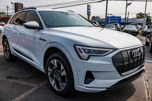 2022 Audi e-tron Premium