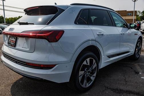 2022 Audi e-tron Premium