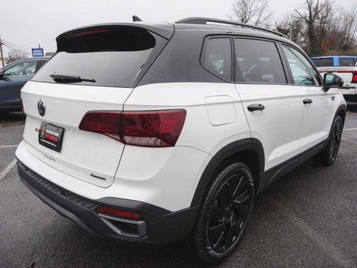 2024 Volkswagen Taos 1.5T SE Black