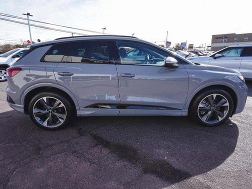 2025 Audi Q4 e-tron 55 quattro Premium