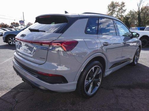 2025 Audi Q4 e-tron 55 quattro Premium