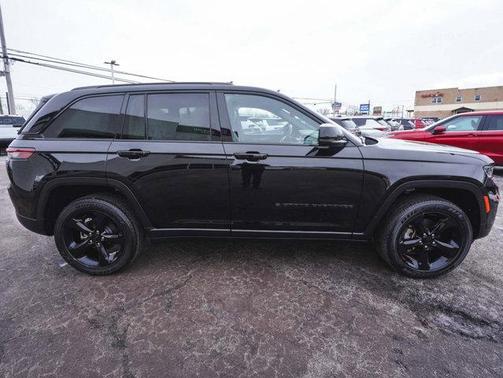 2023 Jeep Grand Cherokee Altitude