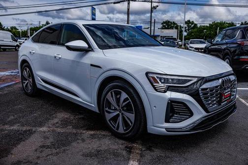 2024 Audi Q8 e-tron S line Premium