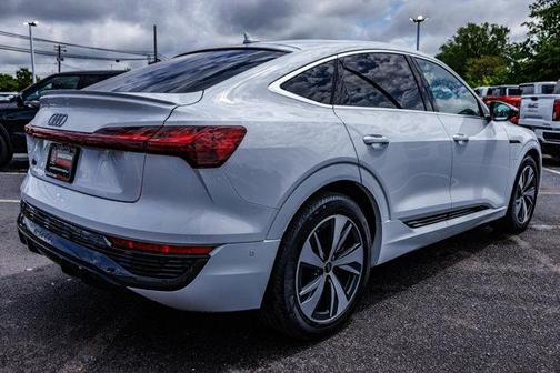2024 Audi Q8 e-tron S line Premium