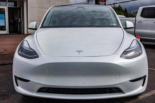 2025 Tesla Model Y Long Range