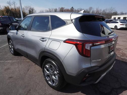 Steel Gray 2026 Kia Seltos LX
