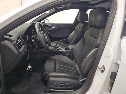 2023 Audi A4 45 S line quattro Premium