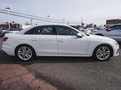 2023 Audi A4 45 S line quattro Premium