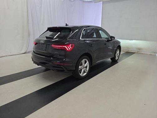 2024 Audi Q3 45 S line Premium
