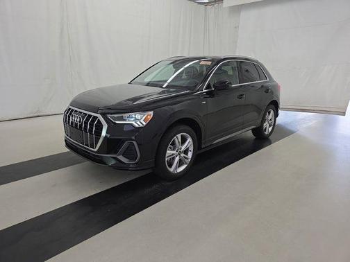 2024 Audi Q3 45 S line Premium