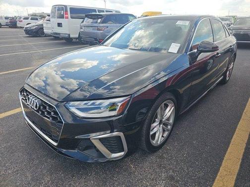 2024 Audi A4 45 S line quattro Premium