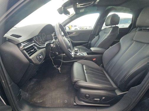2024 Audi A4 45 S line quattro Premium
