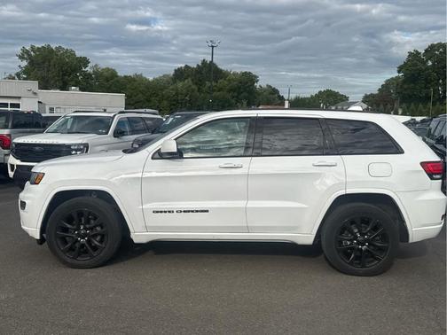Bright White Clearcoat 2019 Jeep Grand Cherokee Altitude