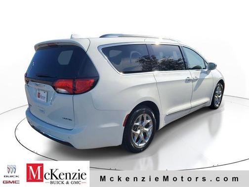 White 2019 Chrysler Pacifica Limited