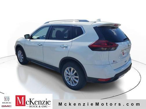 White 2018 Nissan Rogue SV