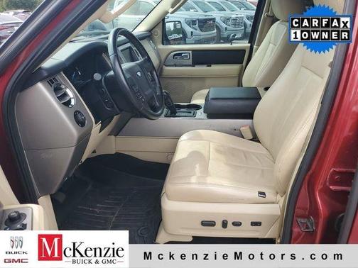 Red 2015 Ford Expedition XLT
