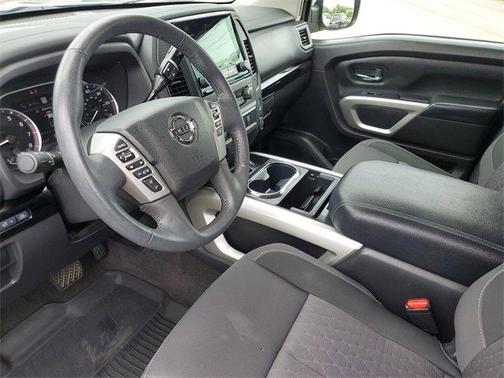2022 Nissan Titan SV
