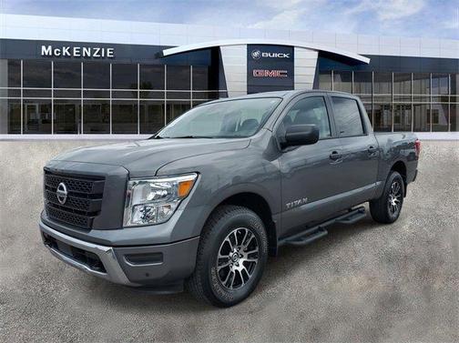 2022 Nissan Titan SV