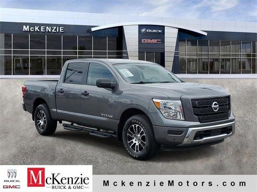 2022 Nissan Titan SV