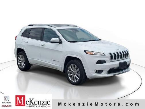 White 2016 Jeep Cherokee Overland