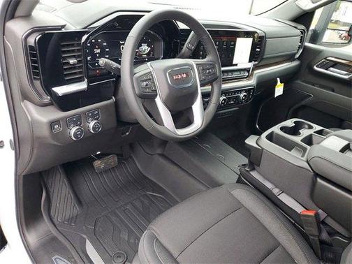 2025 GMC Sierra 2500 SLE