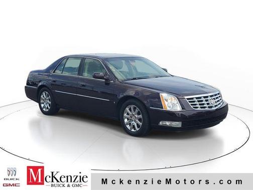 Maroon 2008 Cadillac DTS W/1SB