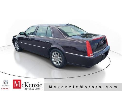 Maroon 2008 Cadillac DTS W/1SB
