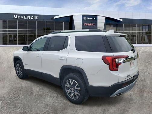 White 2023 GMC Acadia SLT