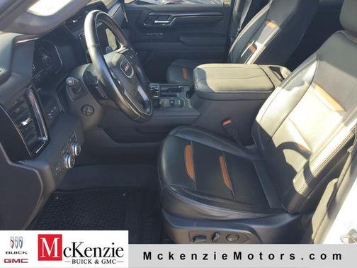 White 2023 GMC Sierra 1500 AT4
