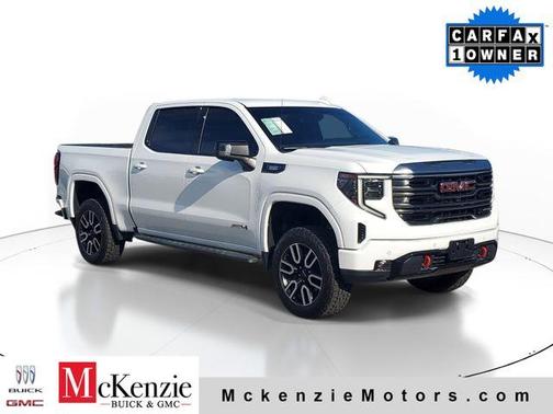 White 2023 GMC Sierra 1500 AT4