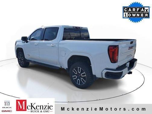 White 2023 GMC Sierra 1500 AT4