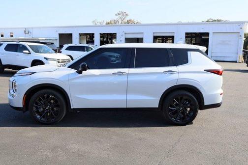 2023 Mitsubishi Outlander SEL Black Edition