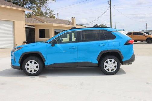 2020 Toyota RAV4 LE