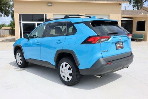 2020 Toyota RAV4 LE