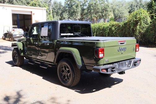 2022 Jeep Gladiator Sport