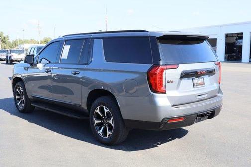 2022 GMC Yukon XL SLT