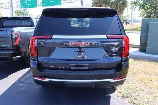 2025 GMC Yukon Elevation