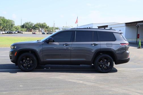Metallic 2023 Jeep Grand Cherokee L Limited