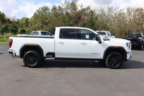 2025 GMC Sierra 2500 AT4