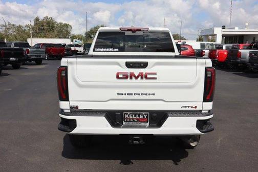 2025 GMC Sierra 2500 AT4