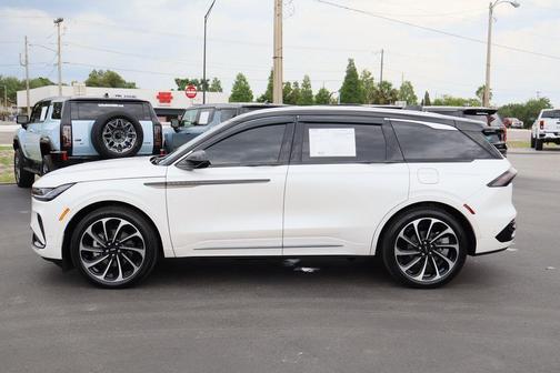 White Platinum Clearcoat Metallic 2024 Lincoln Nautilus Black Label