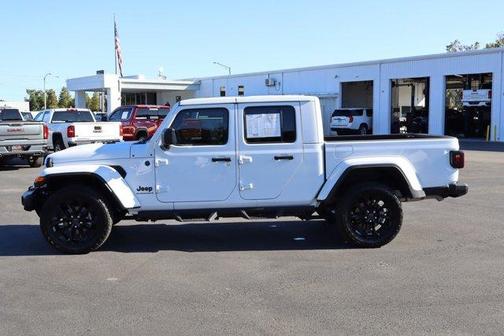 2025 Jeep Gladiator Sport