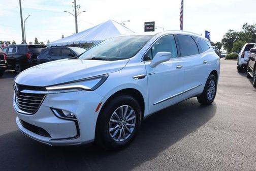 2023 Buick Enclave Essence
