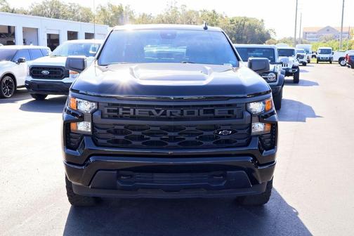 2025 Chevrolet Silverado 1500 Custom