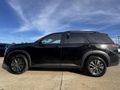 2023 Nissan Pathfinder SV