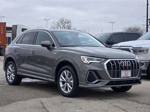 2025 Audi Q3 Premium 45 TFSI S line quattro Tiptronic