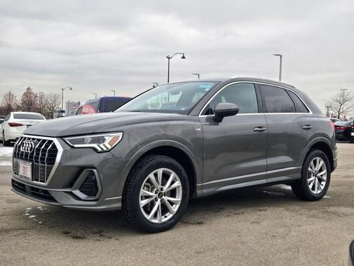 2025 Audi Q3 Premium 45 TFSI S line quattro Tiptronic