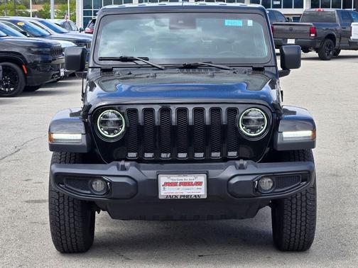Black Clearcoat 2020 Jeep Wrangler Unlimited Sahara