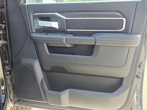 2025 RAM 2500 Big Horn Crew Cab 4x4 8' Box